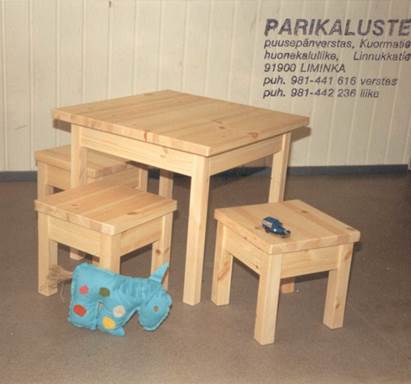Lasten pöytä + tuolit